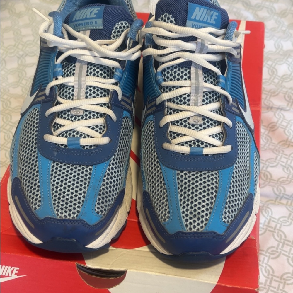 Nike Men's Blue and White Sneakers